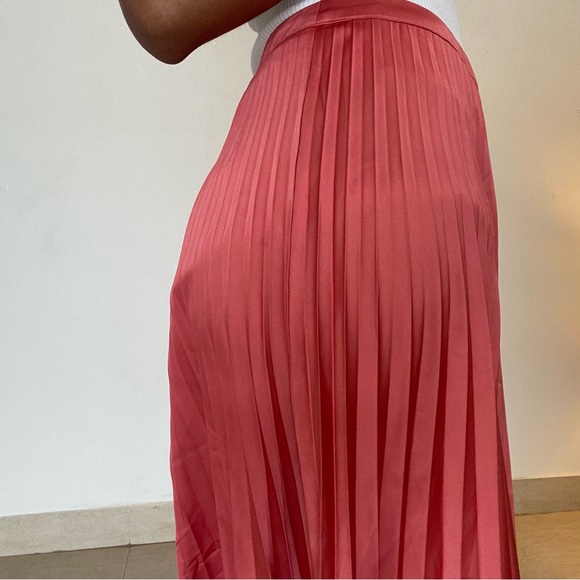 Forever 21 silk peach pink pleated midi skirt, a line. - Picture 3 of 7